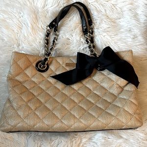 Kate Spade Mount Perry Darcy Snap Closure Summer Hand or Shoulder Bag